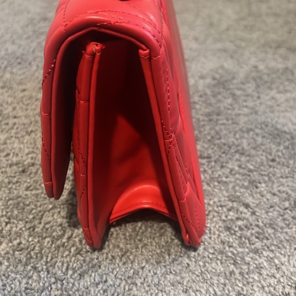 NWOT Red quilted Women's Bag - Picture 8 of 12